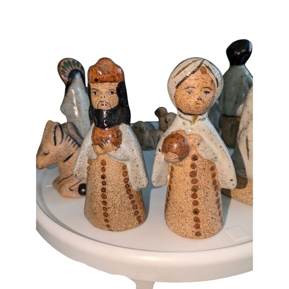 Tonala 14-Piece Ceramic Nativity Set Handcrafted Figurines Christmas Decor - Picture 7 of 12